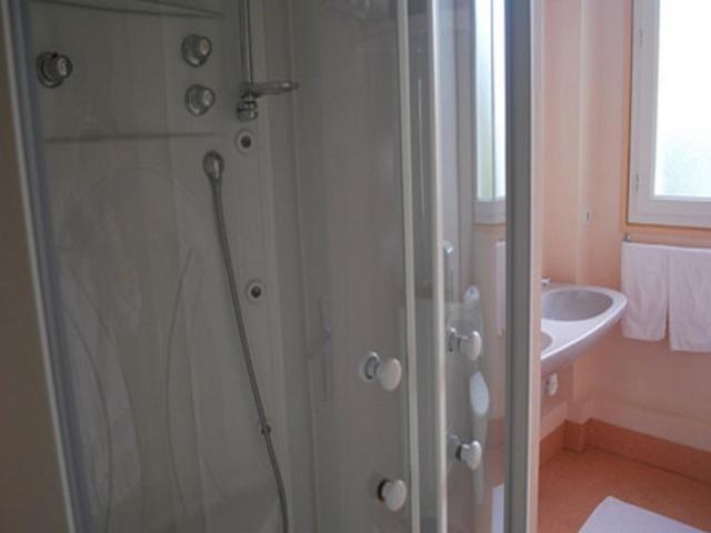 Logis Hotel & Restaurant - Le Normandie Caudebec-en-Caux Quarto foto